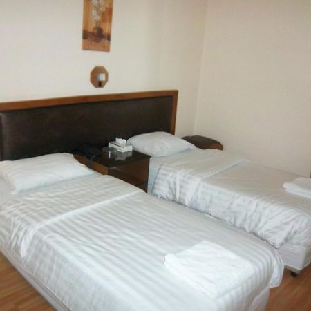 Aghadeer Hotel Amman Buitenkant foto