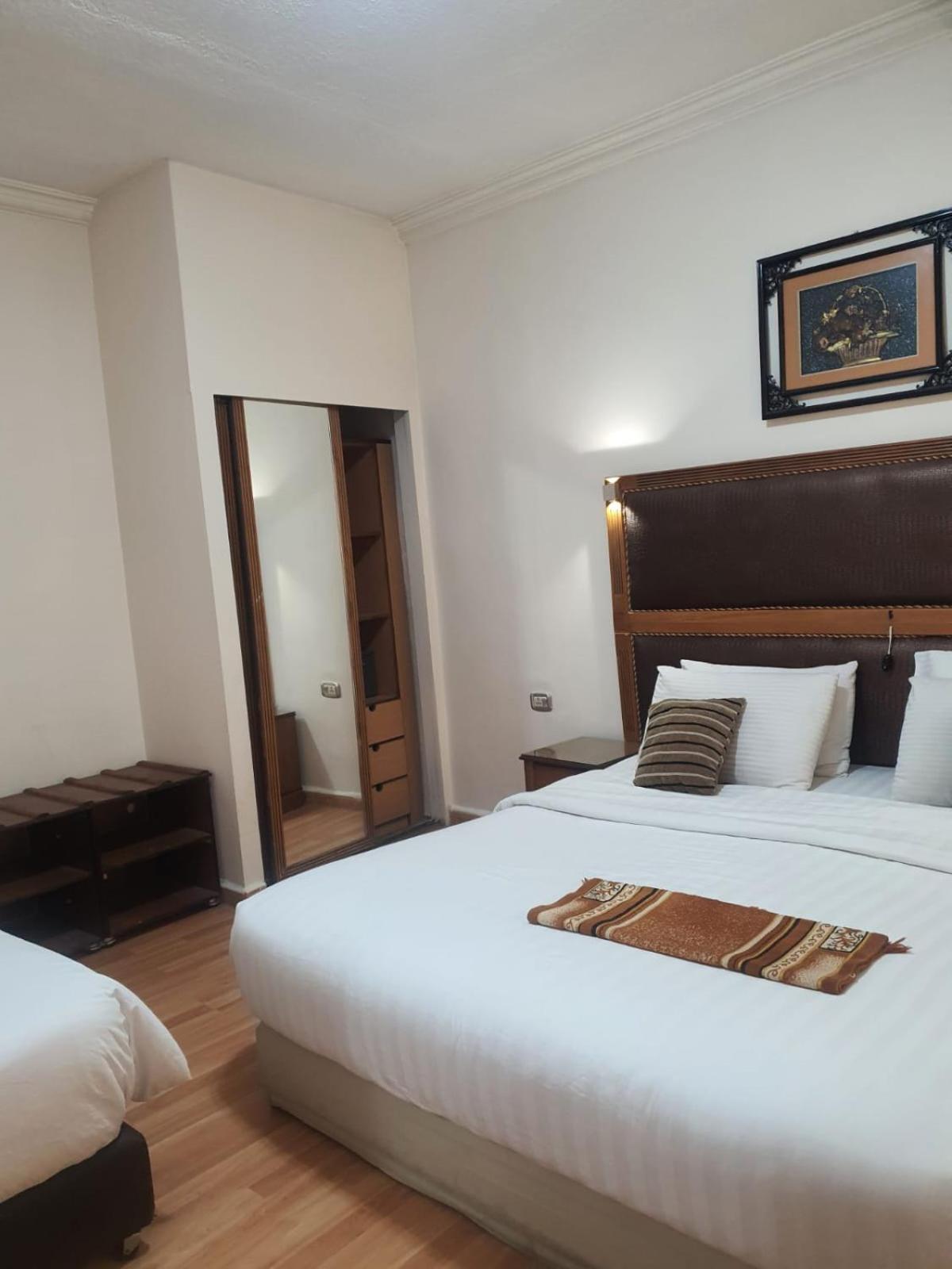 Aghadeer Hotel Amman Buitenkant foto
