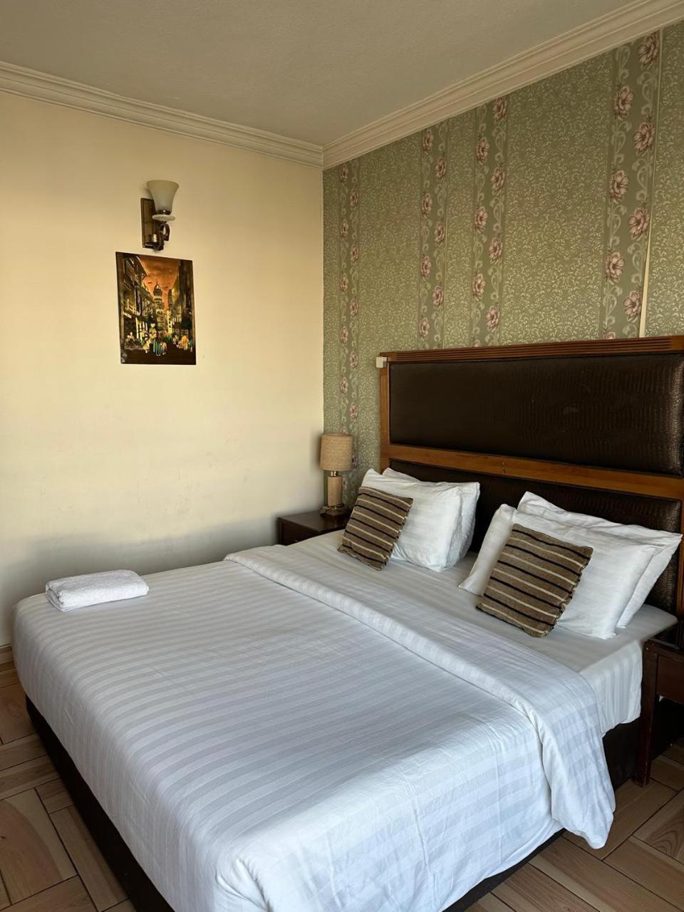Aghadeer Hotel Amman Buitenkant foto