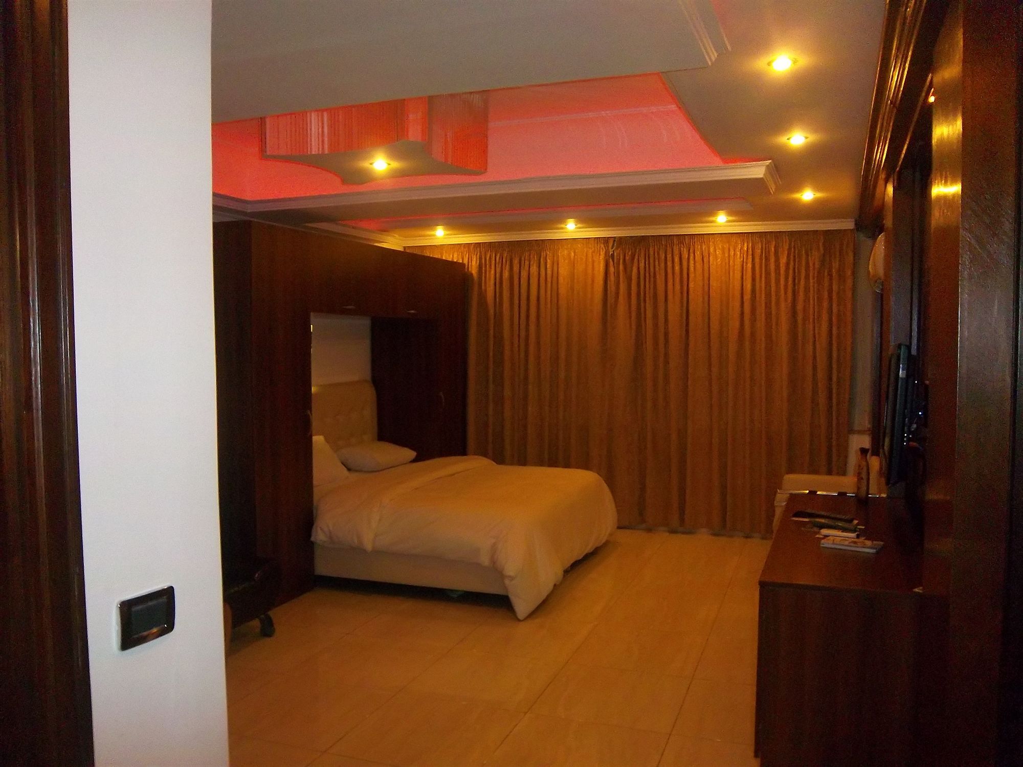 Aghadeer Hotel Amman Buitenkant foto